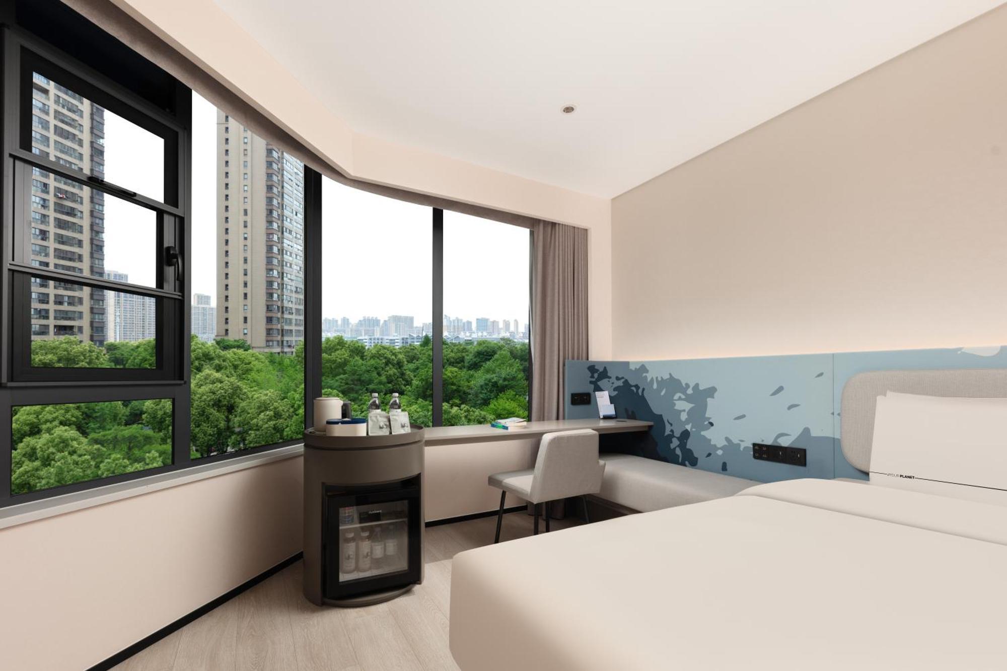 Atour Light Songjiang Jiuting Street Hotel 4*
